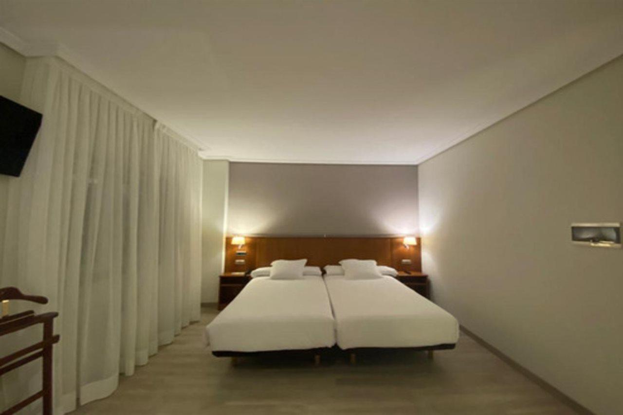 Ciudad De Compostela Hotel 3*