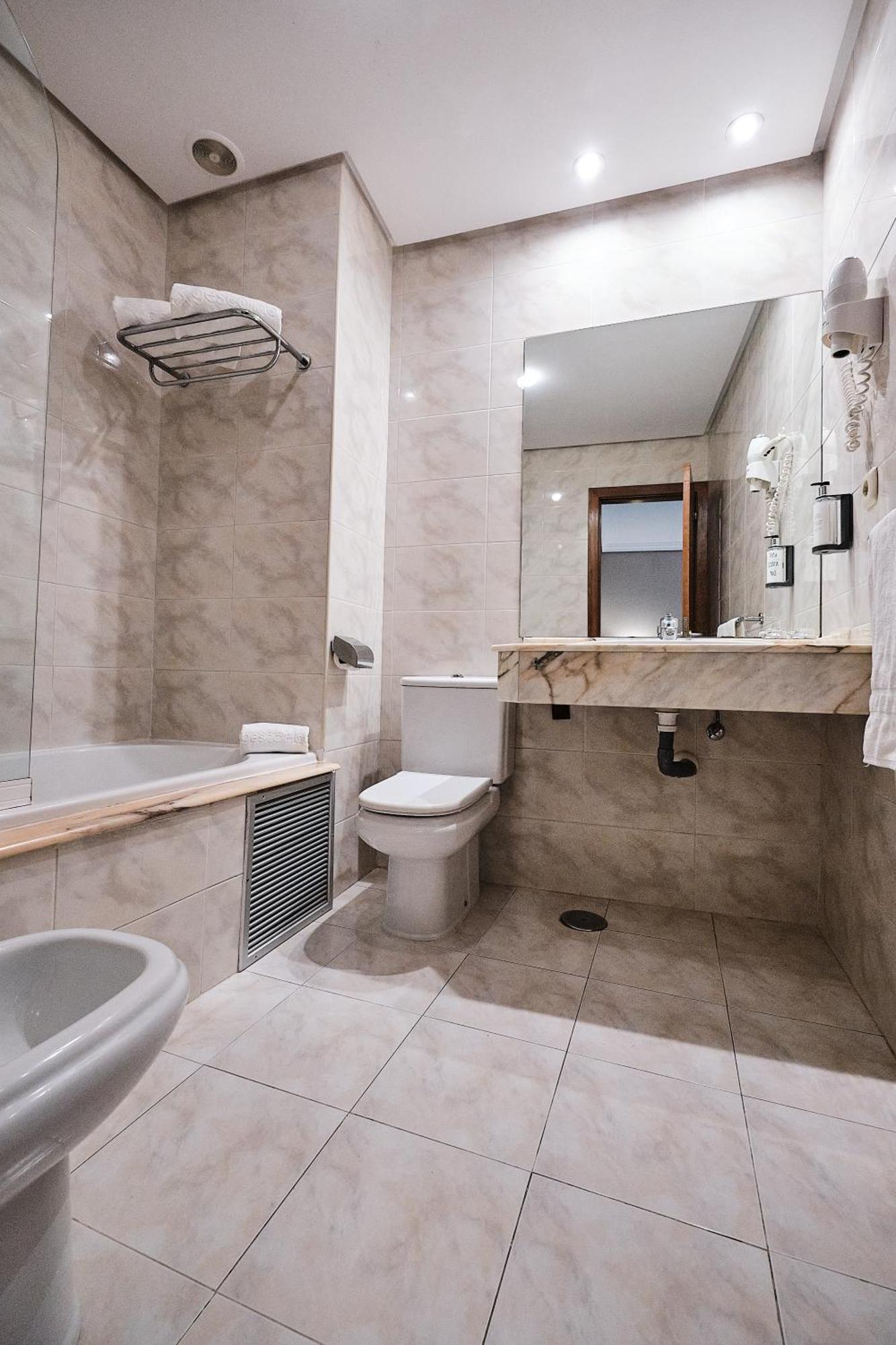 Hotel Ciudad De Compostela 3*